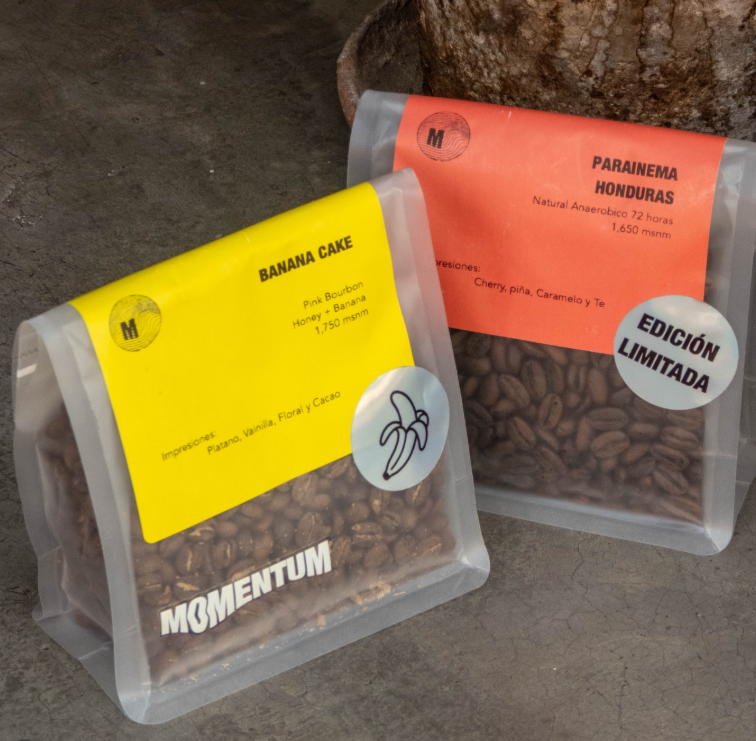Bolsas de café en grano de distintos tostadores en el Expendio Clemente
